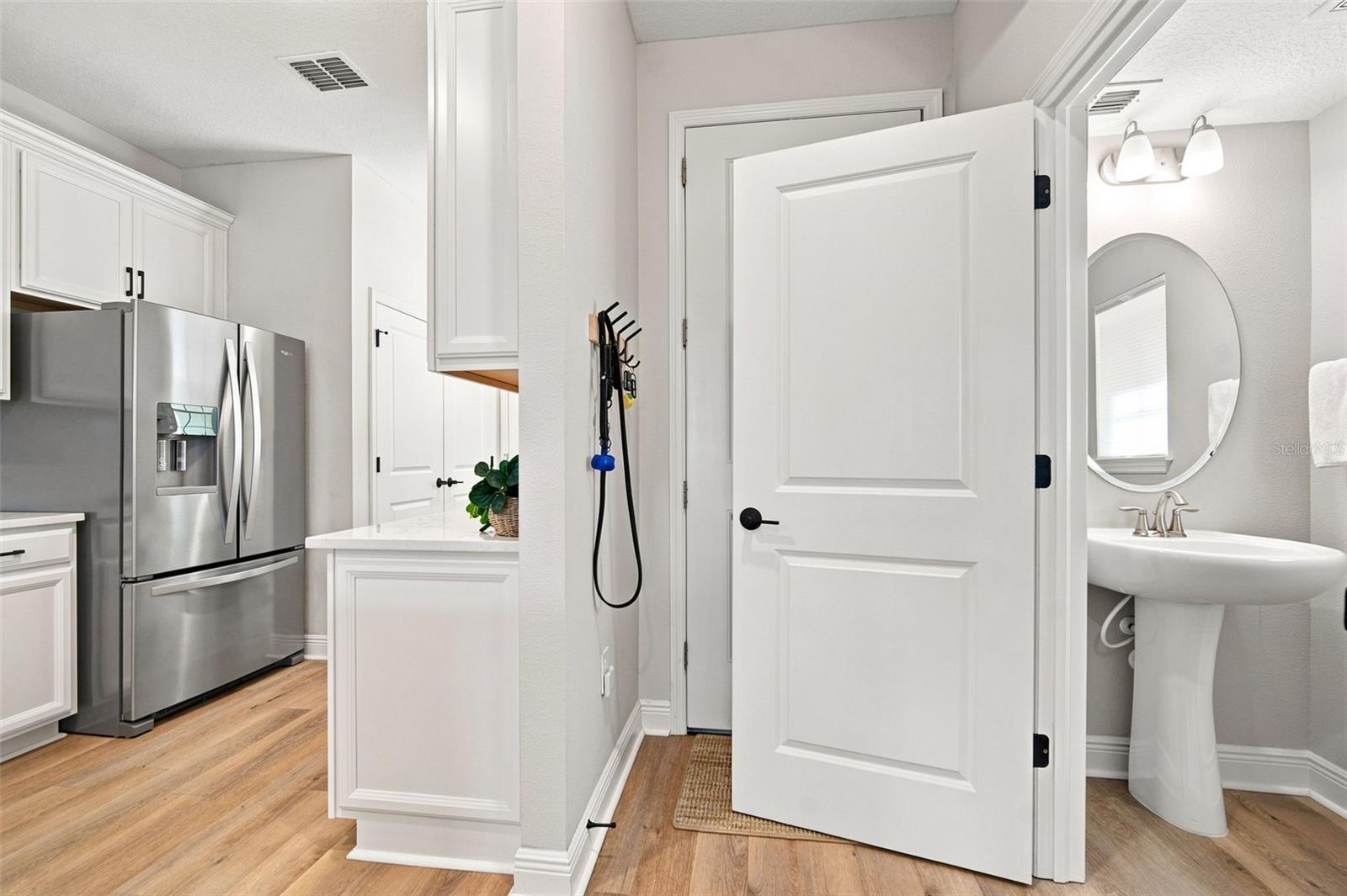 5292 NEIL DR — photo 15