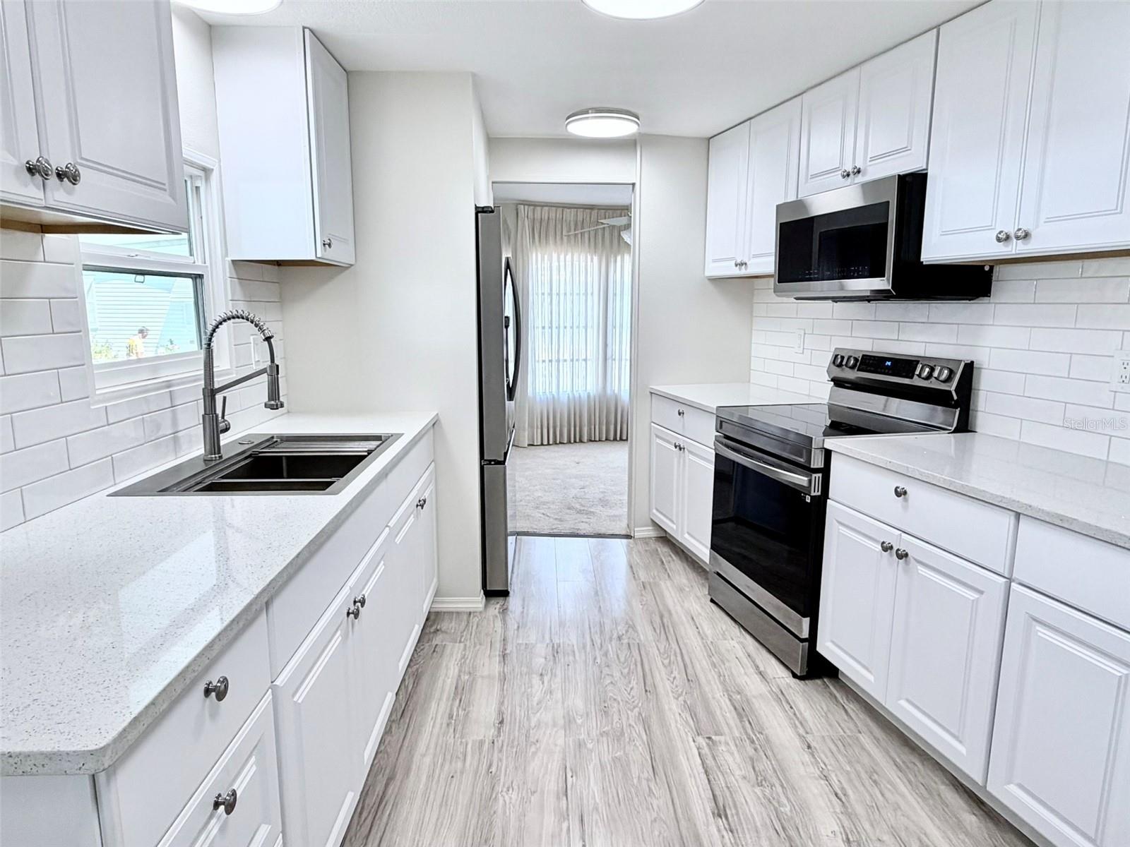 2236 GONDOLA DR — photo 4
