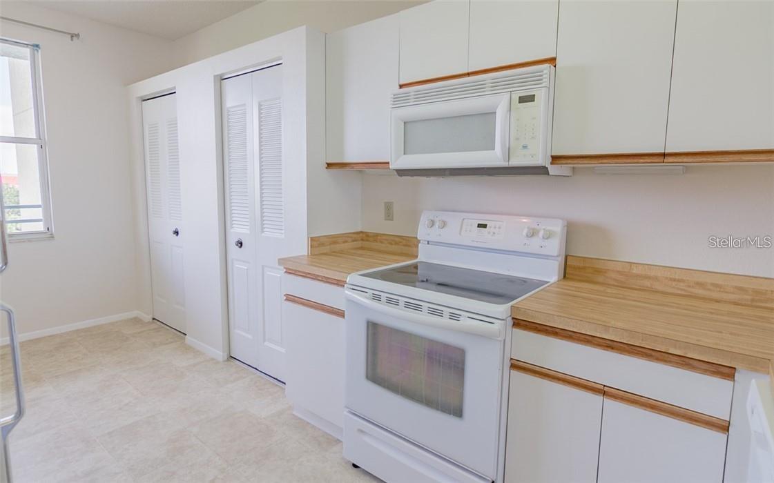 7902 SAILBOAT KEY BLVD S #402 — photo 7