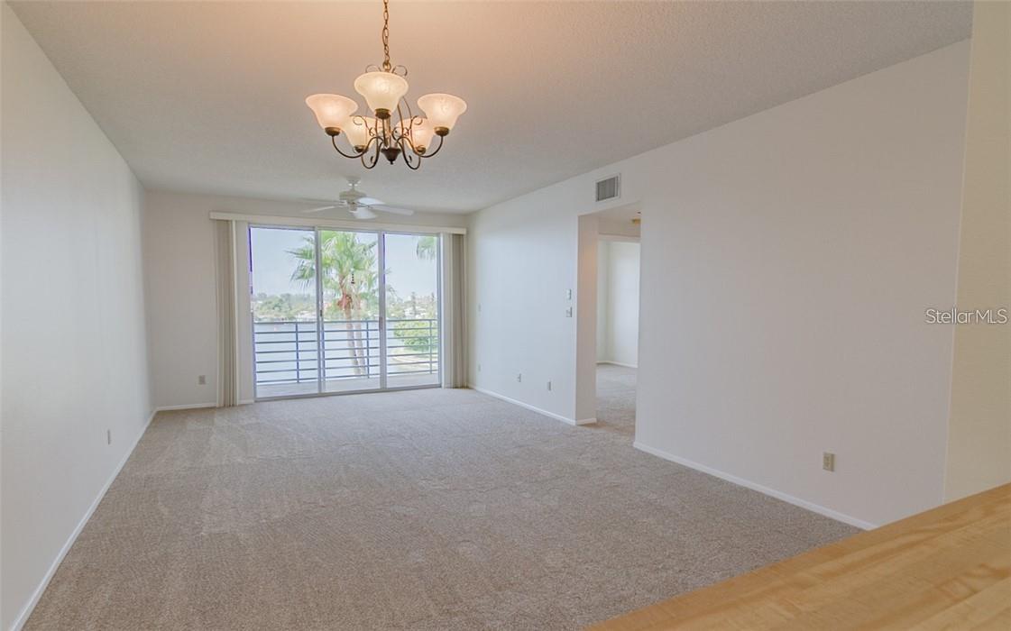 7902 SAILBOAT KEY BLVD S #402 — photo 8