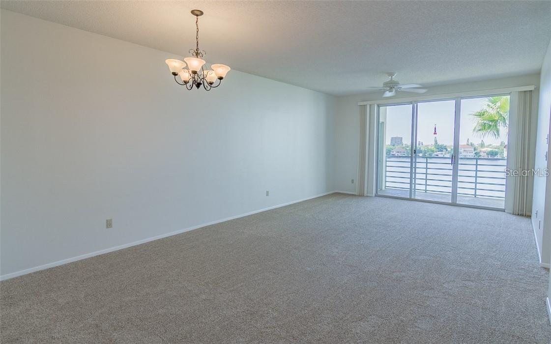 7902 SAILBOAT KEY BLVD S #402 — photo 10