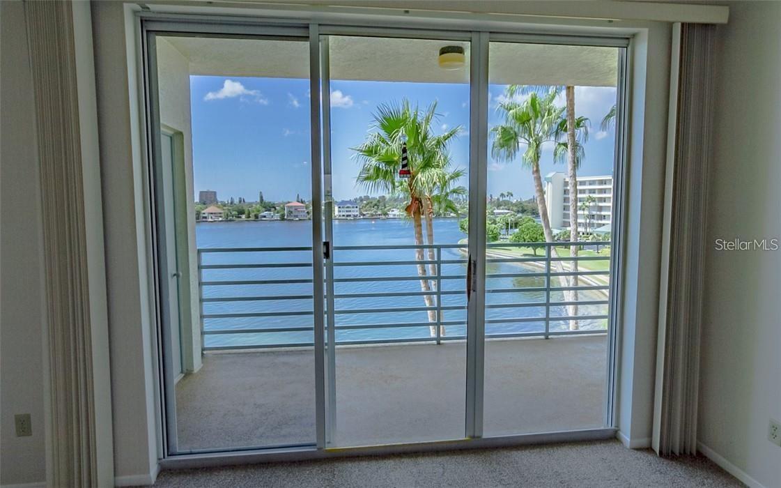 7902 SAILBOAT KEY BLVD S #402 — photo 9