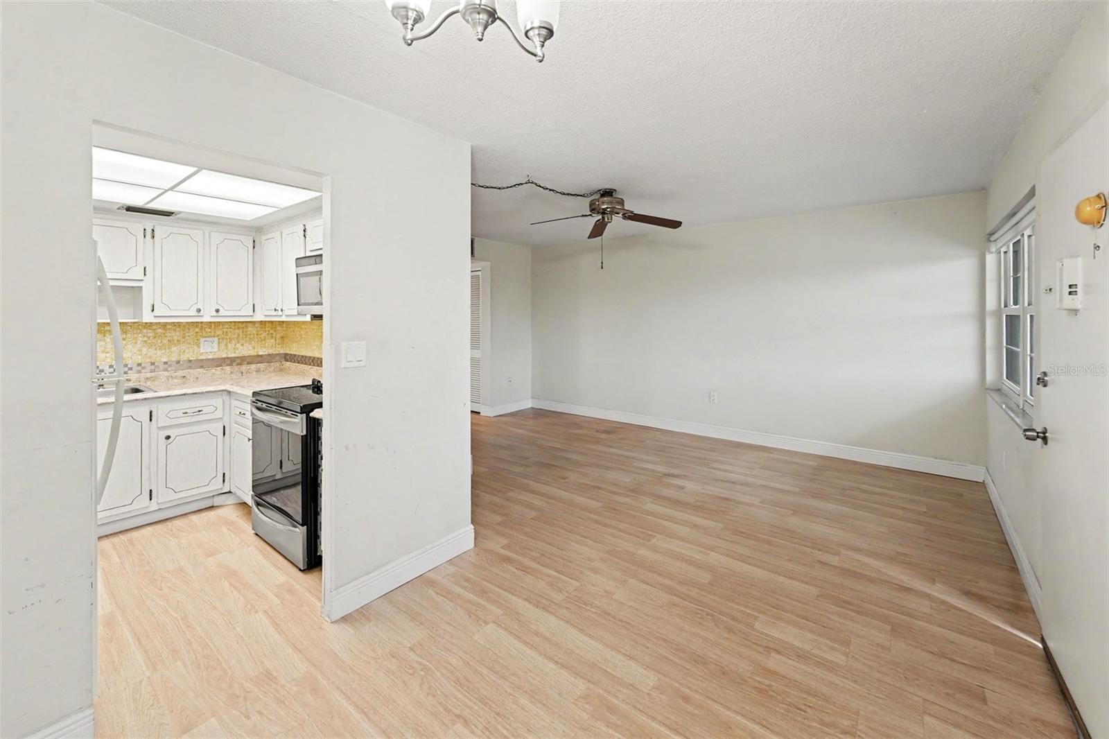 951 79TH AVE N #APT 322 — photo 10