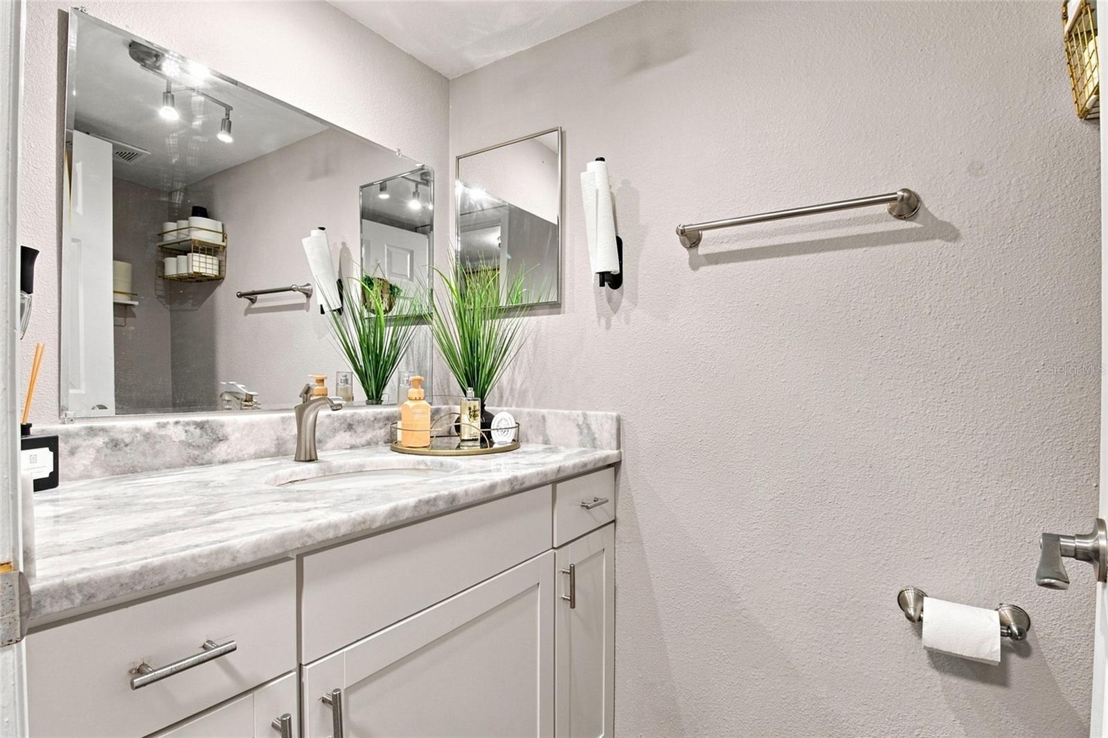 3039 ABBEY CT — photo 10