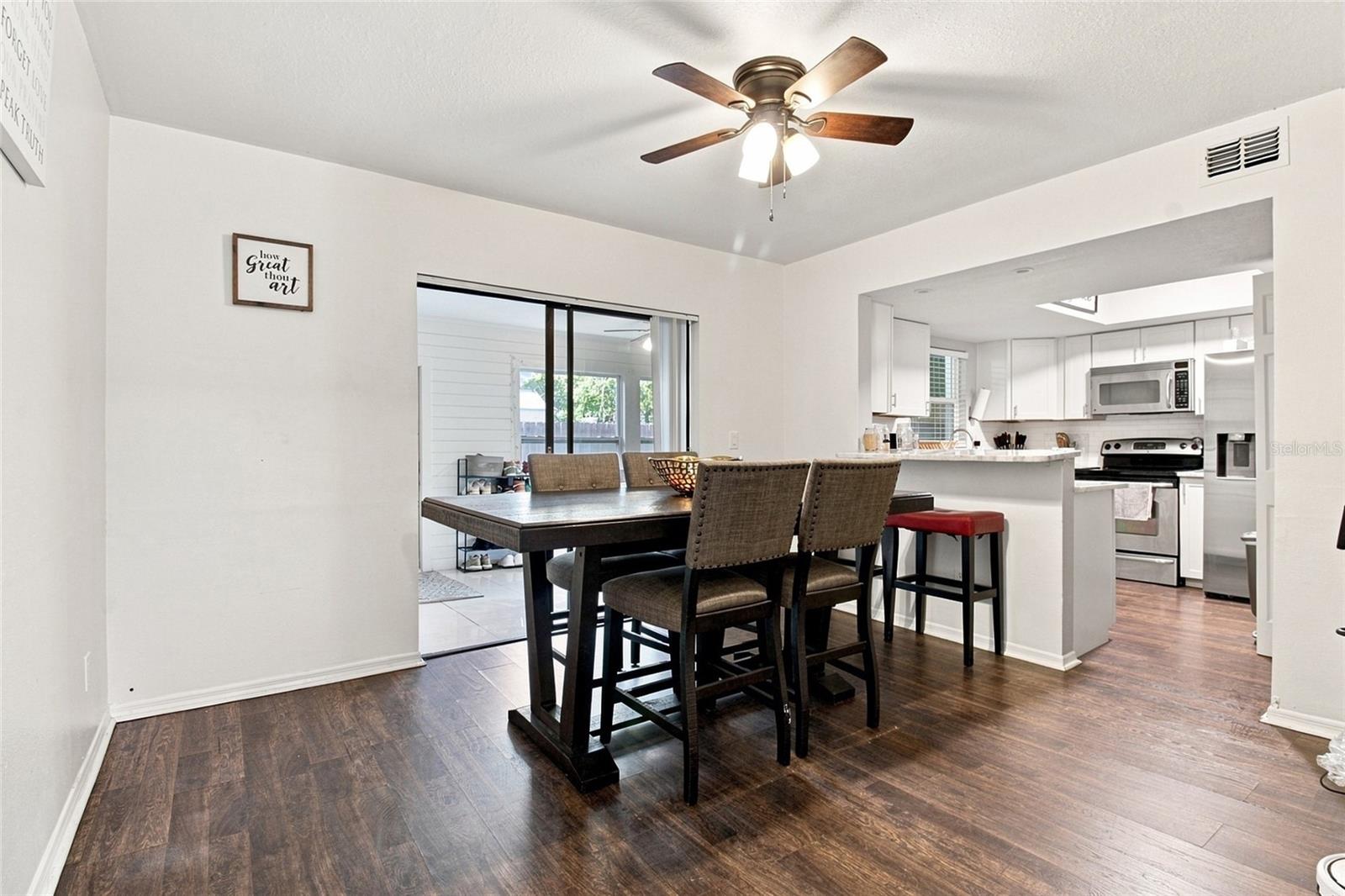 3039 ABBEY CT — photo 4
