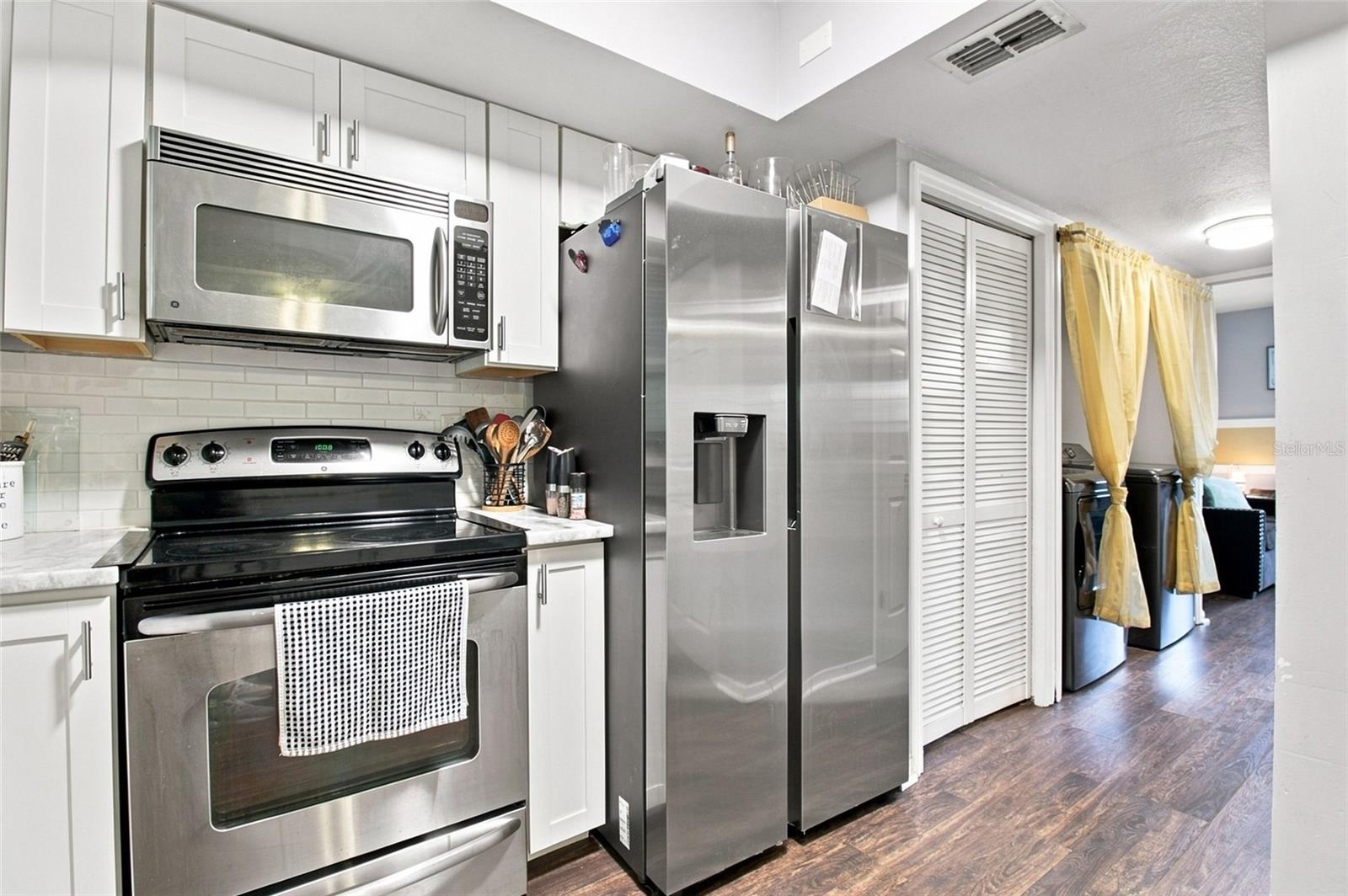 3039 ABBEY CT — photo 8
