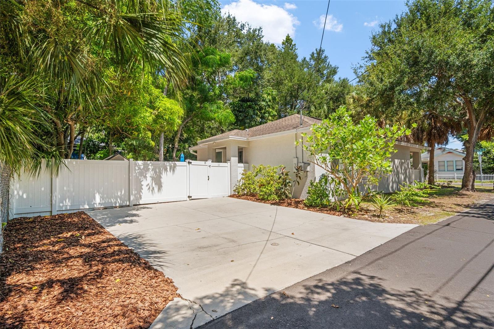 325 WISCONSIN CT S — photo 4
