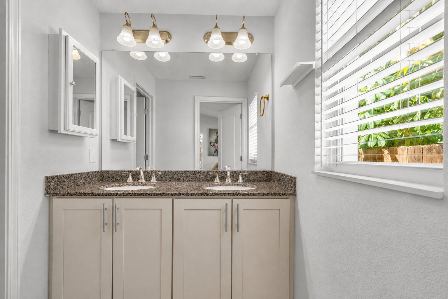 325 WISCONSIN CT S — photo 17