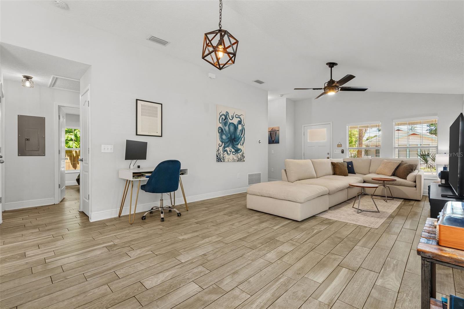 325 WISCONSIN CT S — photo 10