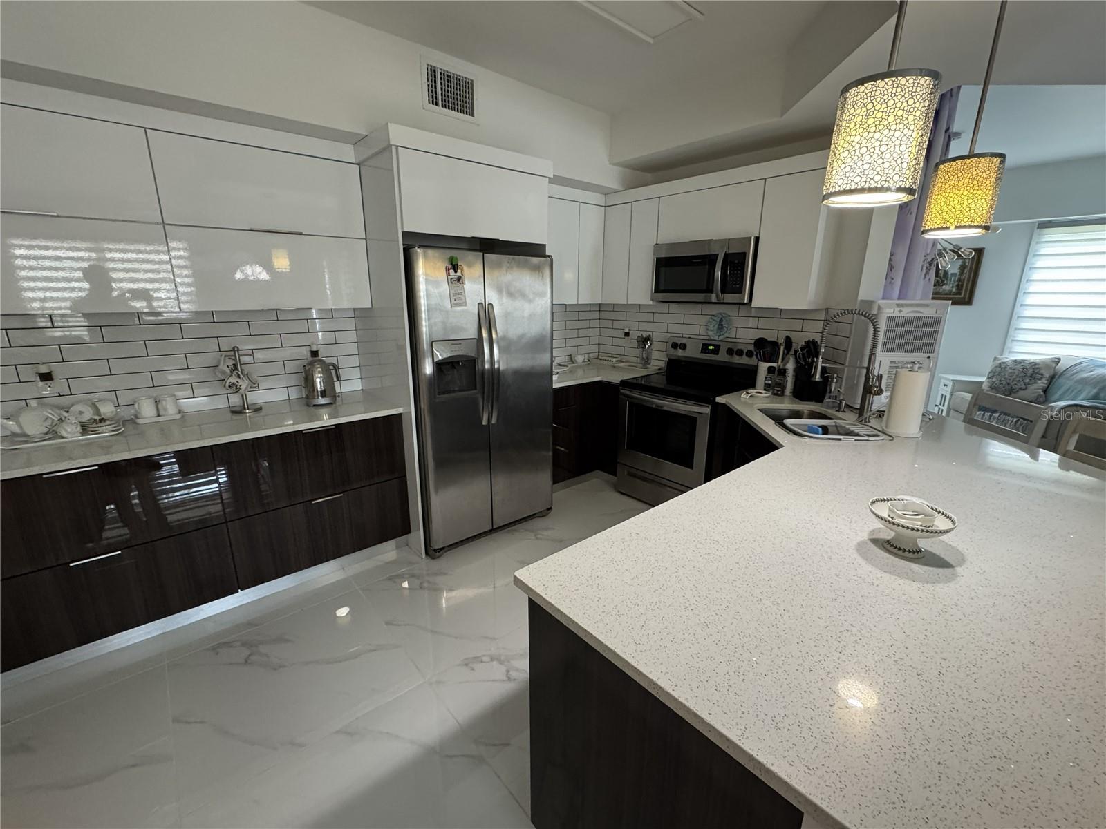 200 GARDENS EDGE DR #214 — photo 10