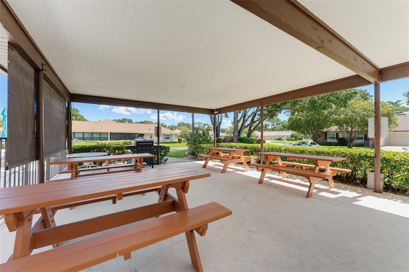 1372 CARLISLE CT — photo 48