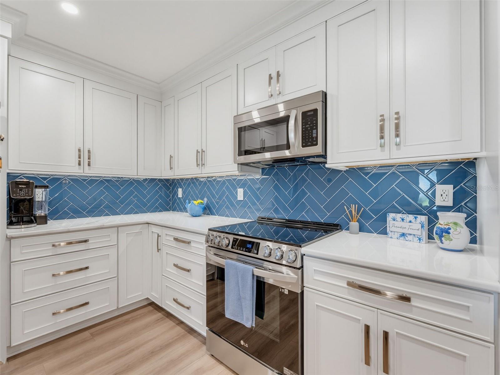 1372 CARLISLE CT — photo 12