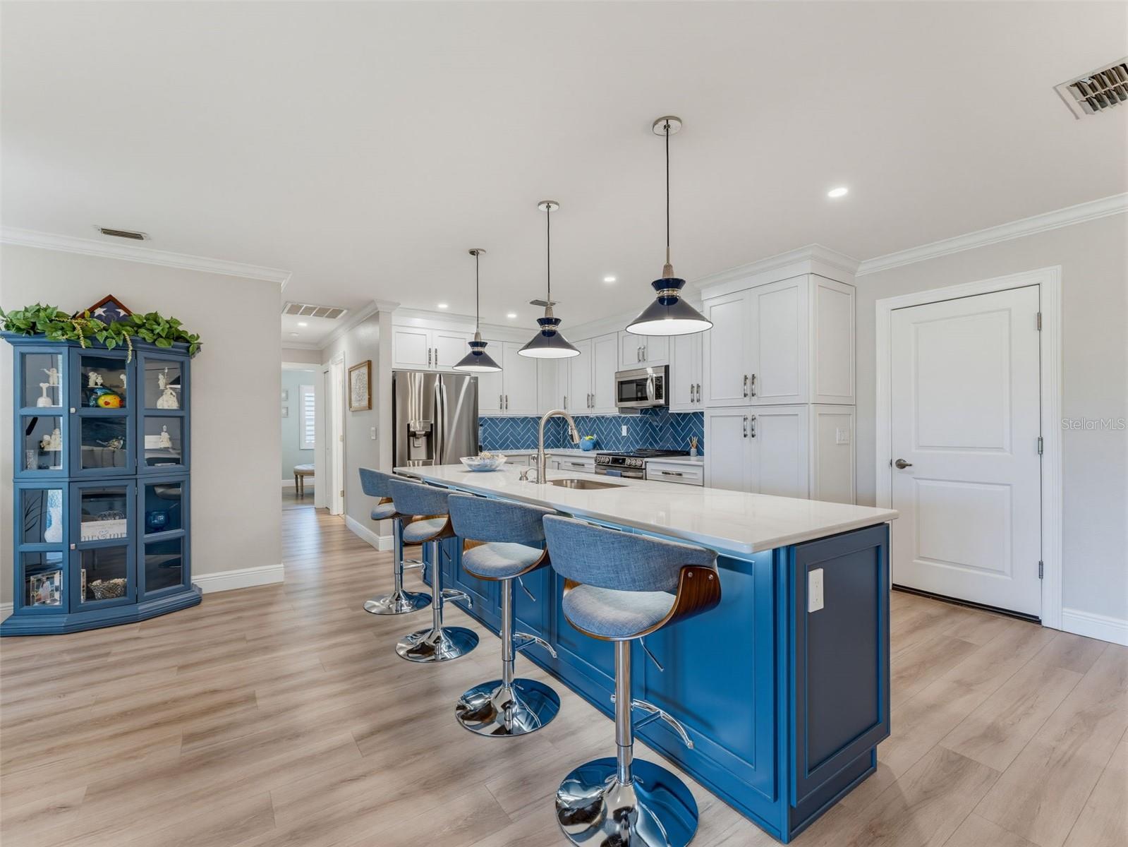 1372 CARLISLE CT — photo 9