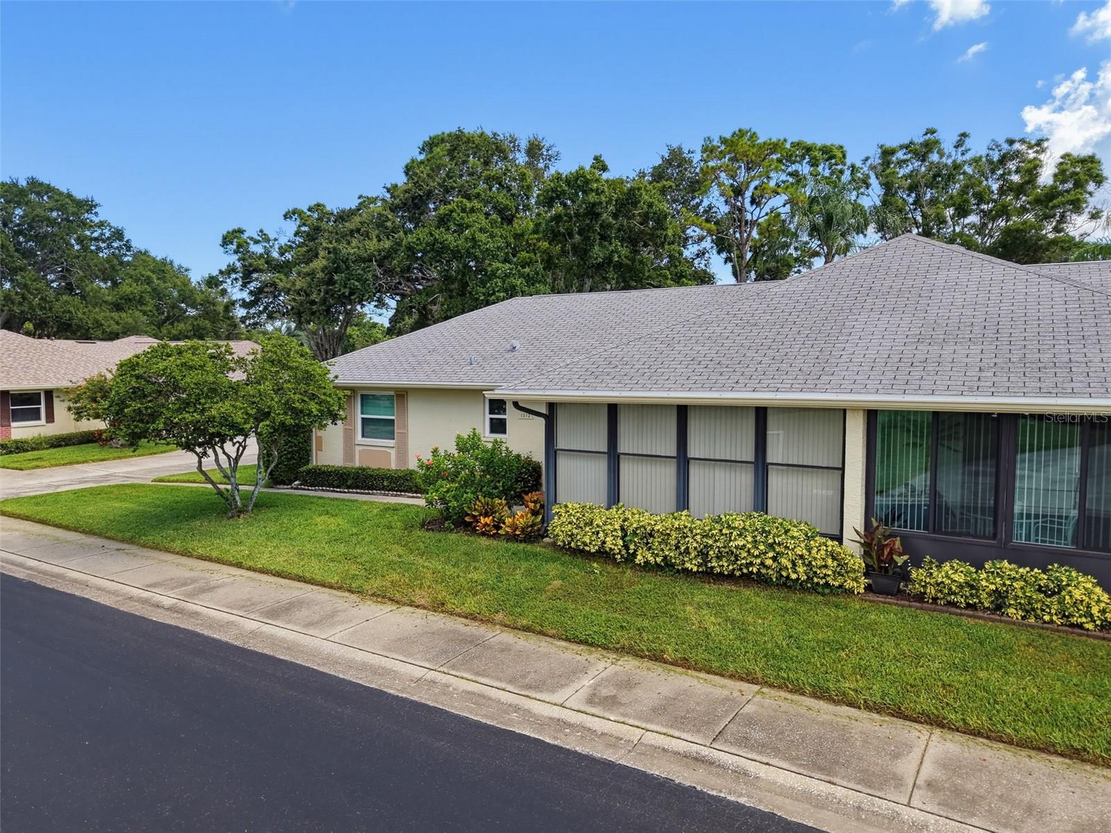 1372 CARLISLE CT — photo 3