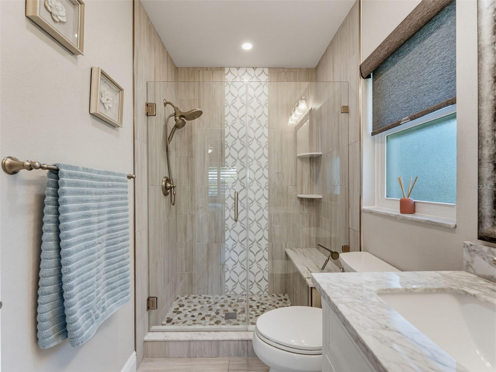 1372 CARLISLE CT — photo 38