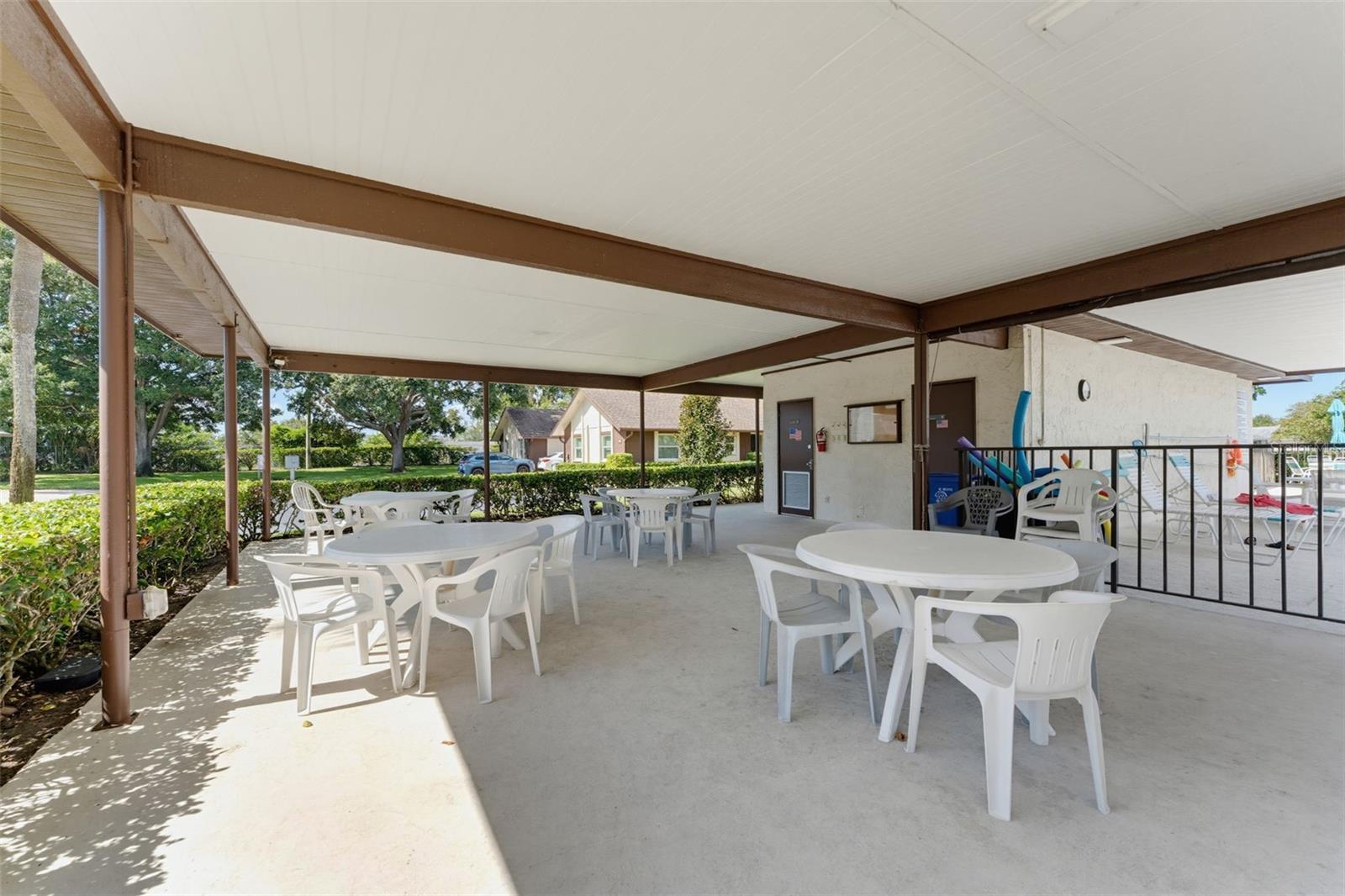1372 CARLISLE CT — photo 47