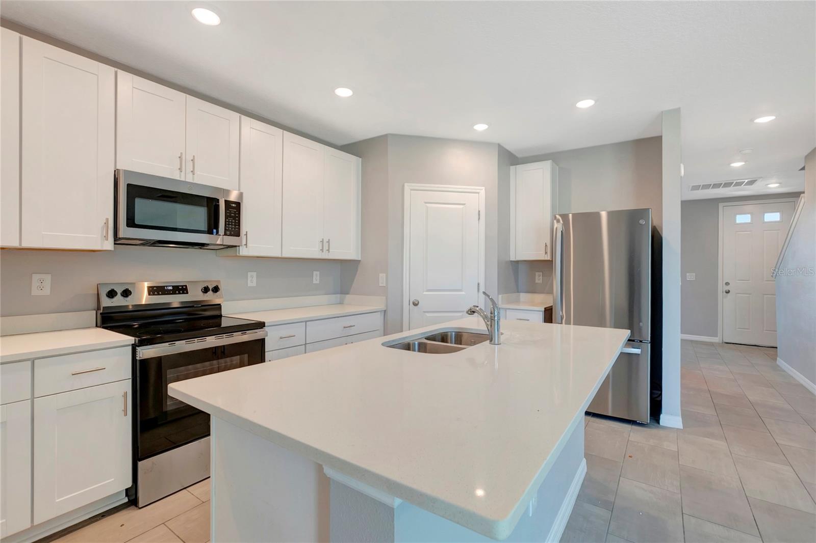38689 HARLOW ROSE DR — photo 13