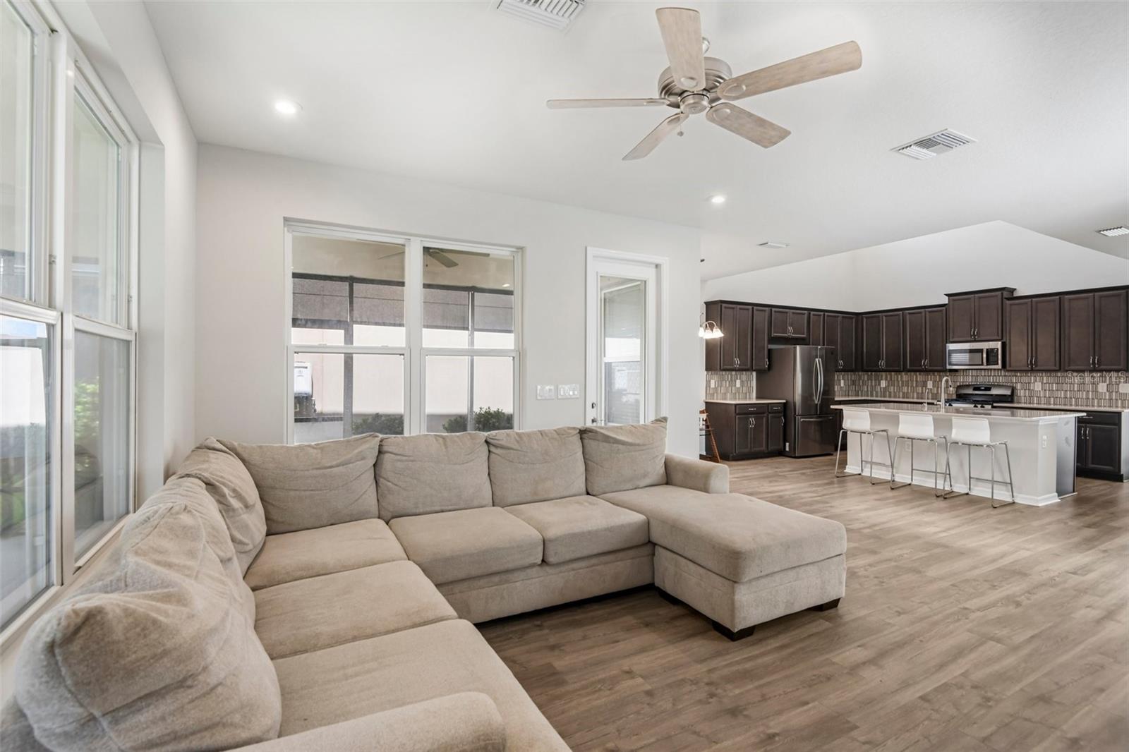 13690 STEVENSON LN — photo 3