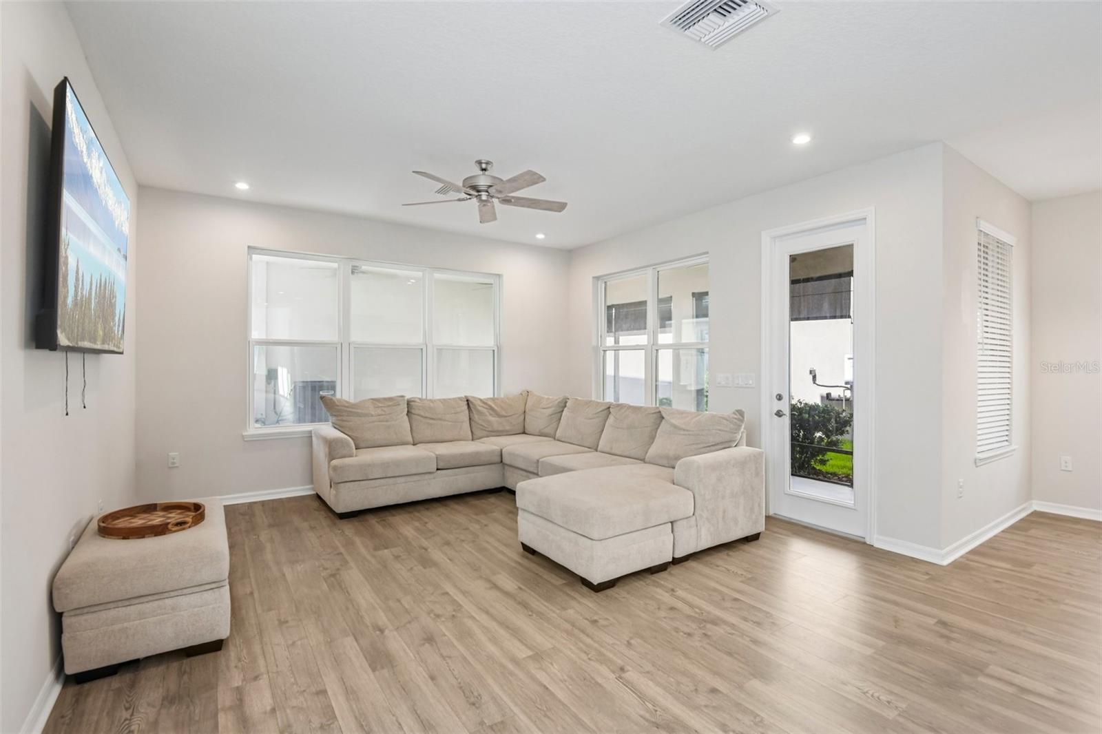 13690 STEVENSON LN — photo 2