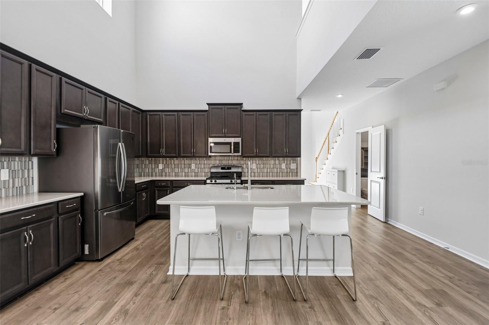 13690 STEVENSON LN — photo 9