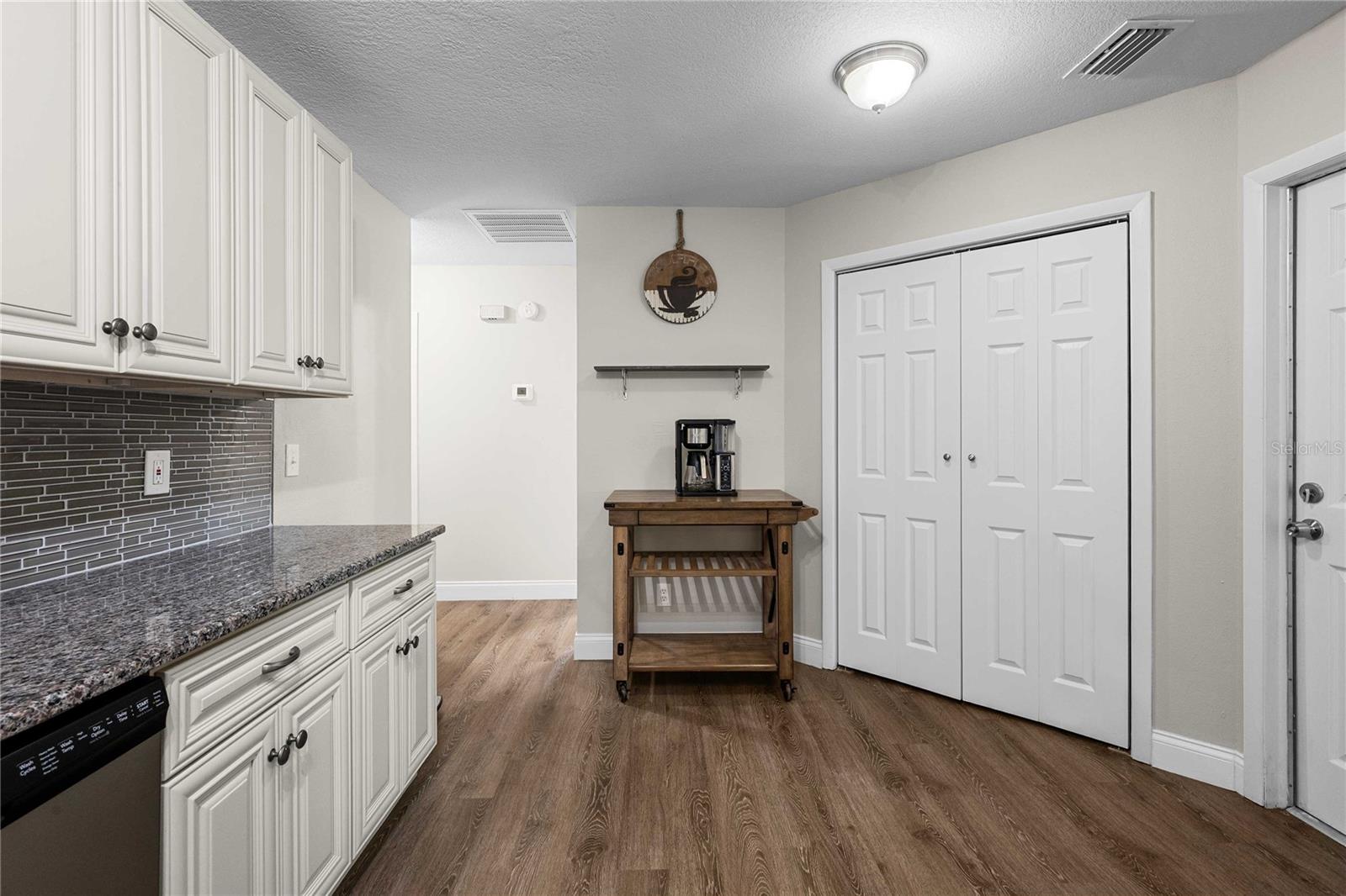 2423 FORREST CREST CIR — photo 22
