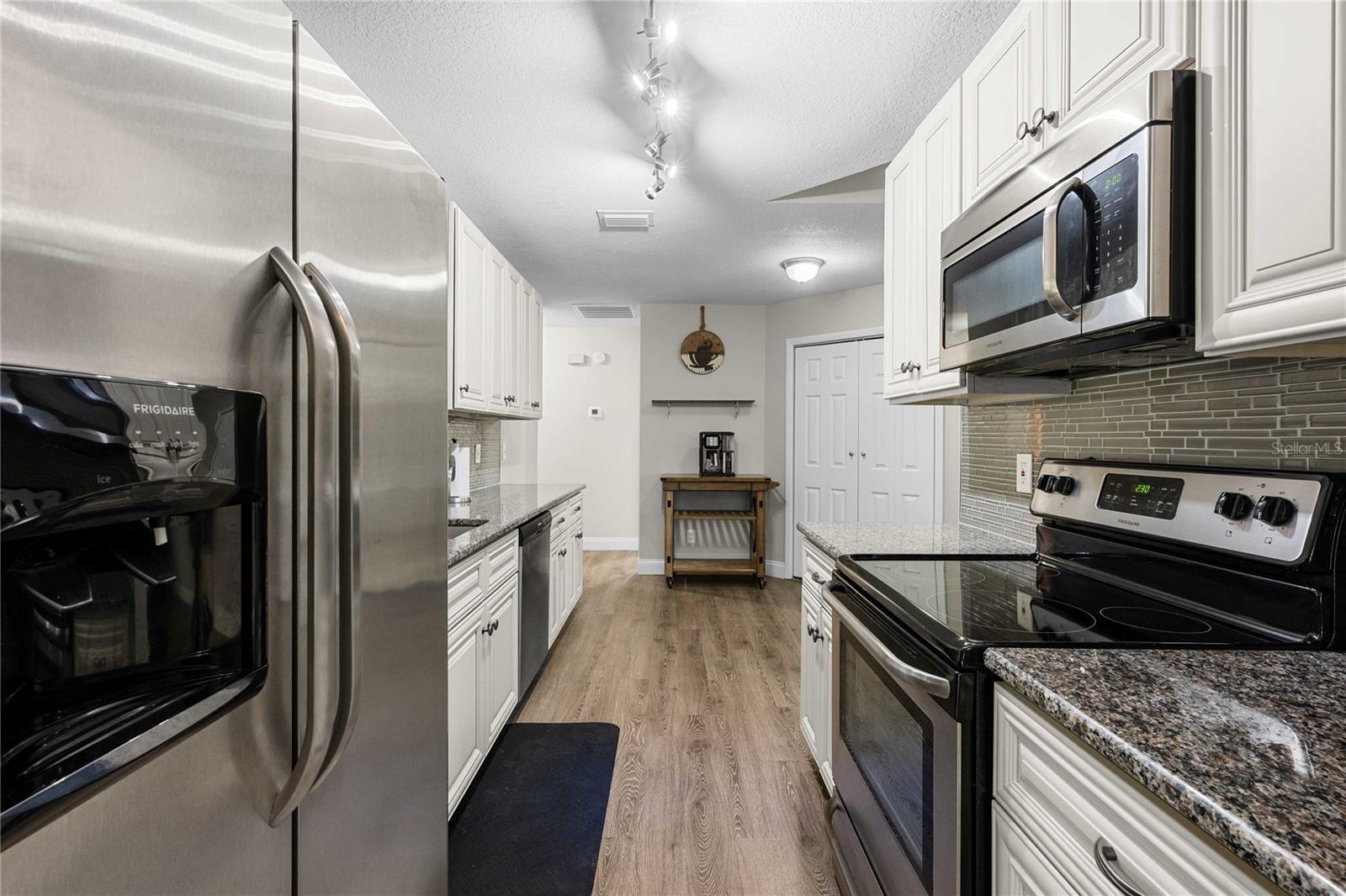2423 FORREST CREST CIR — photo 18