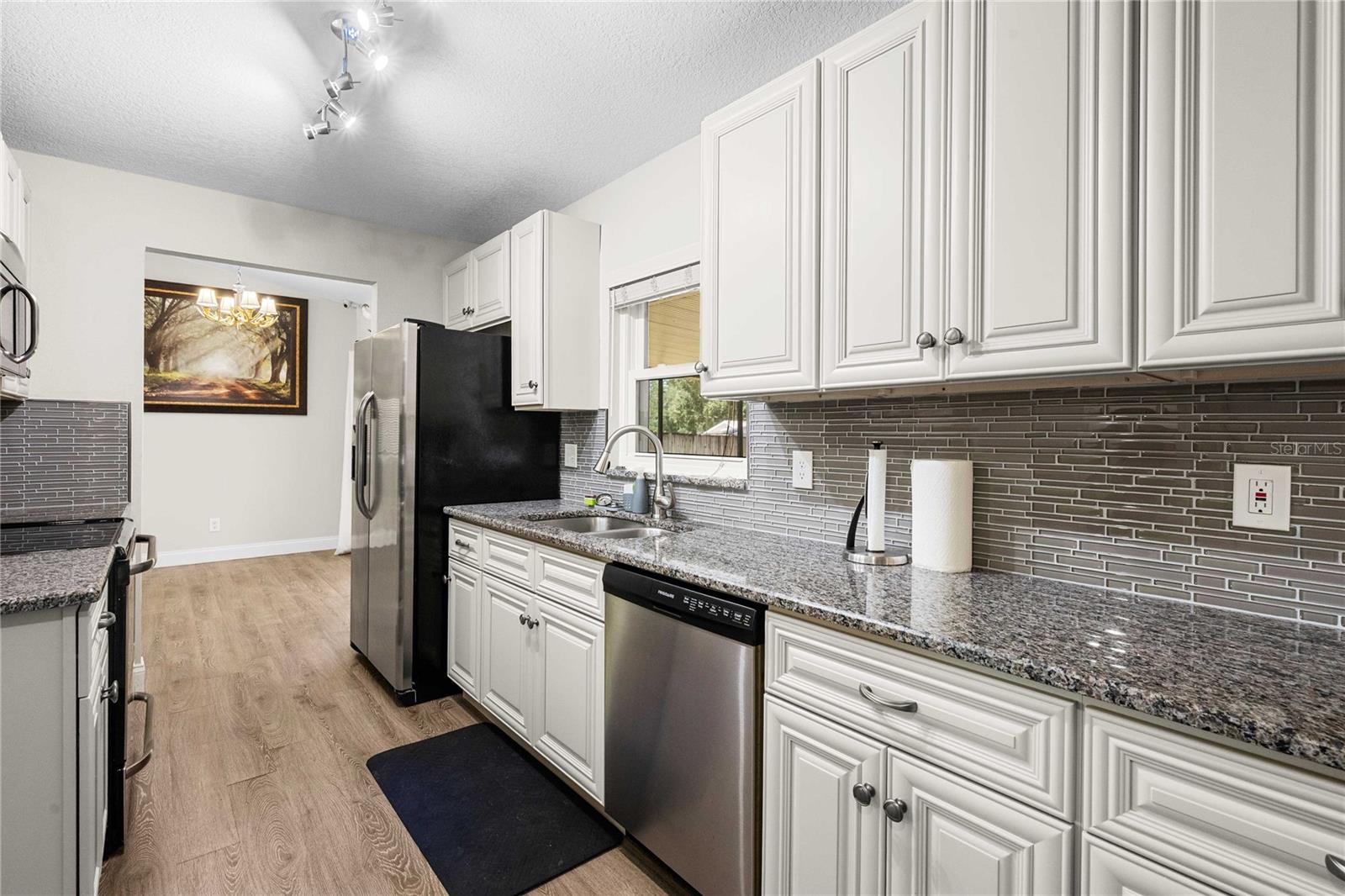 2423 FORREST CREST CIR — photo 3