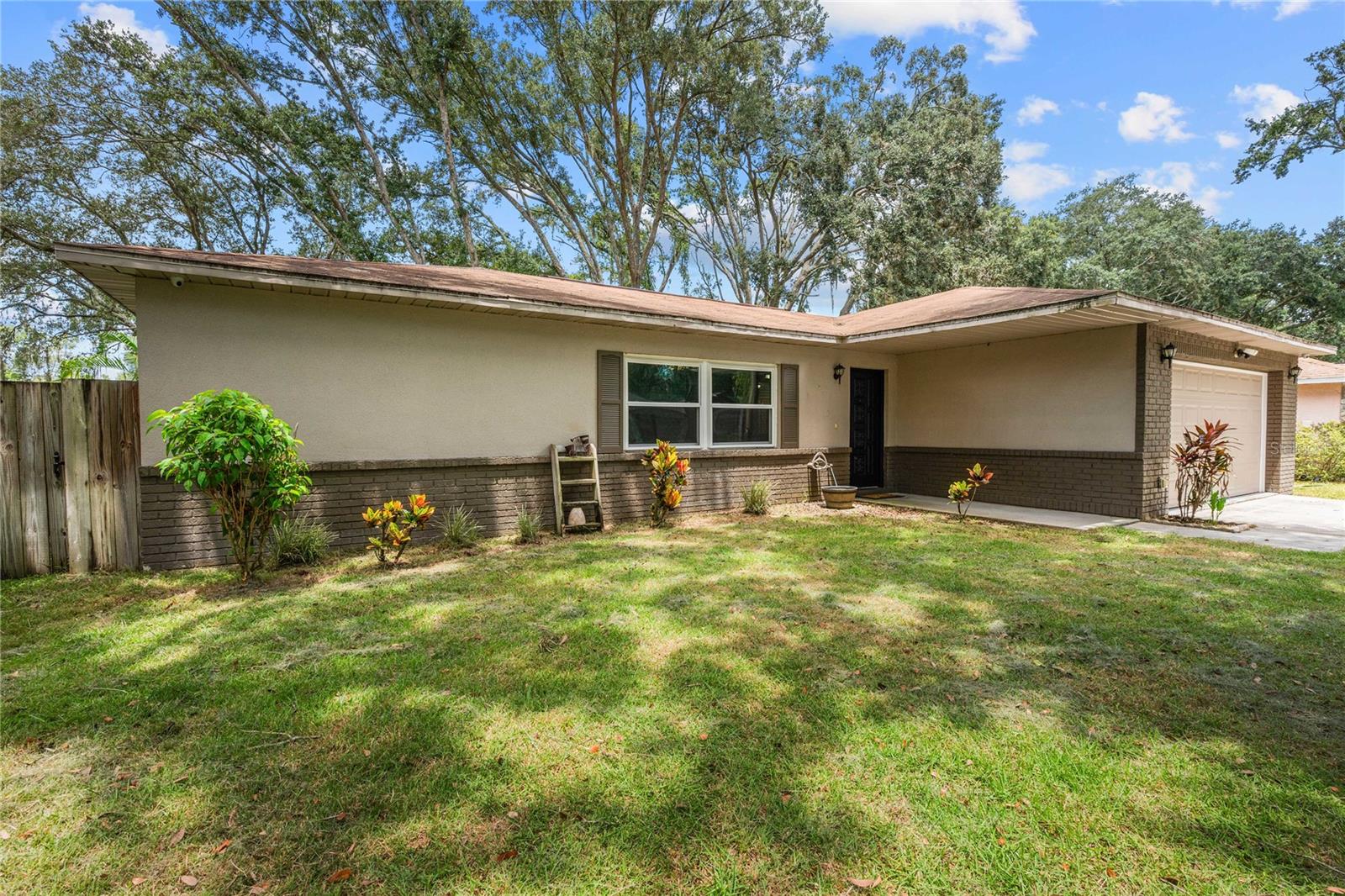 2423 FORREST CREST CIR — photo 38