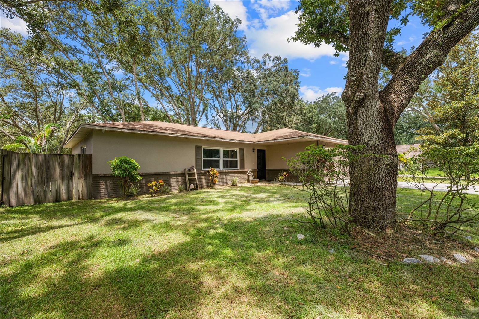 2423 FORREST CREST CIR — photo 36