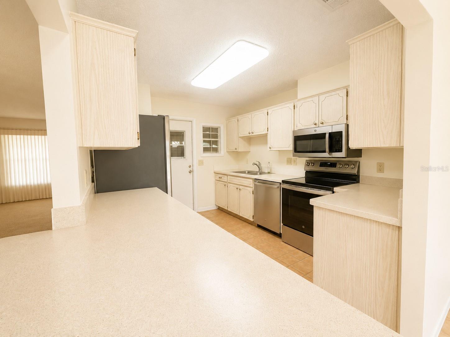 310 FAIRCROSS CIR — photo 11