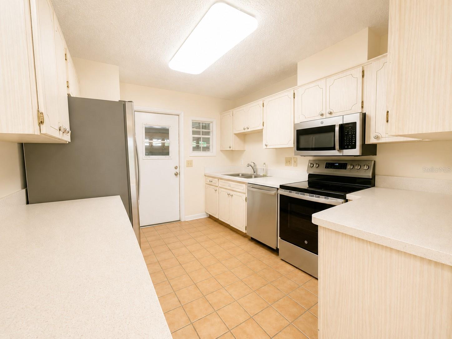 310 FAIRCROSS CIR — photo 12