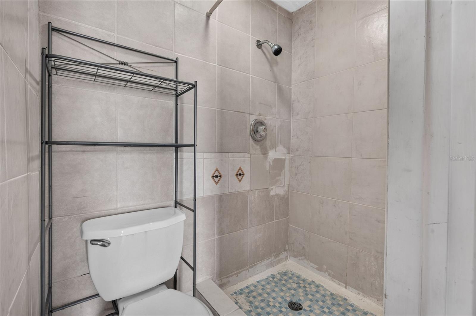 3852 SUNRAY DR — photo 28