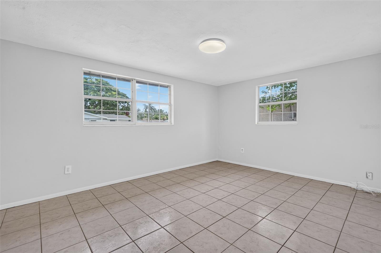 3852 SUNRAY DR — photo 18