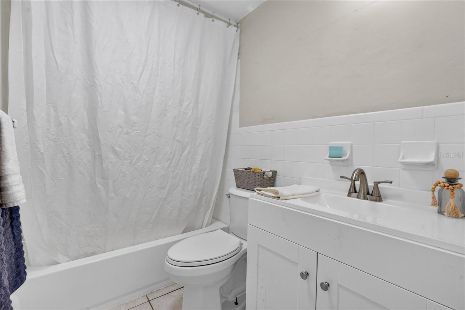 3852 SUNRAY DR — photo 15