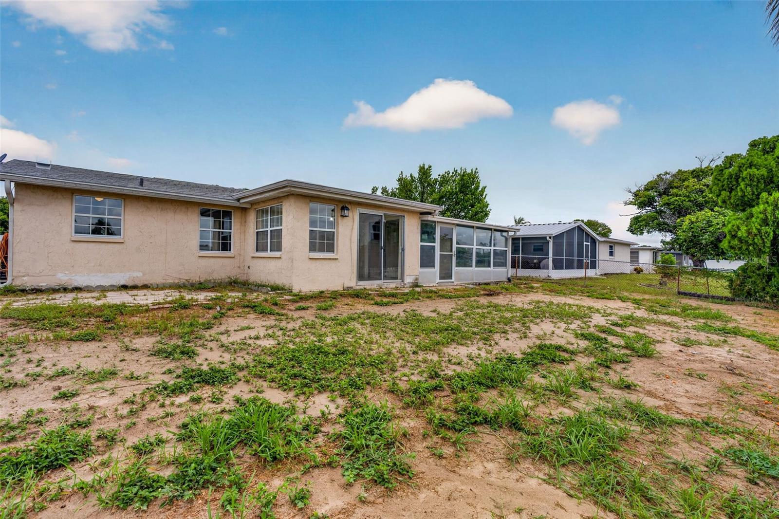3852 SUNRAY DR — photo 31