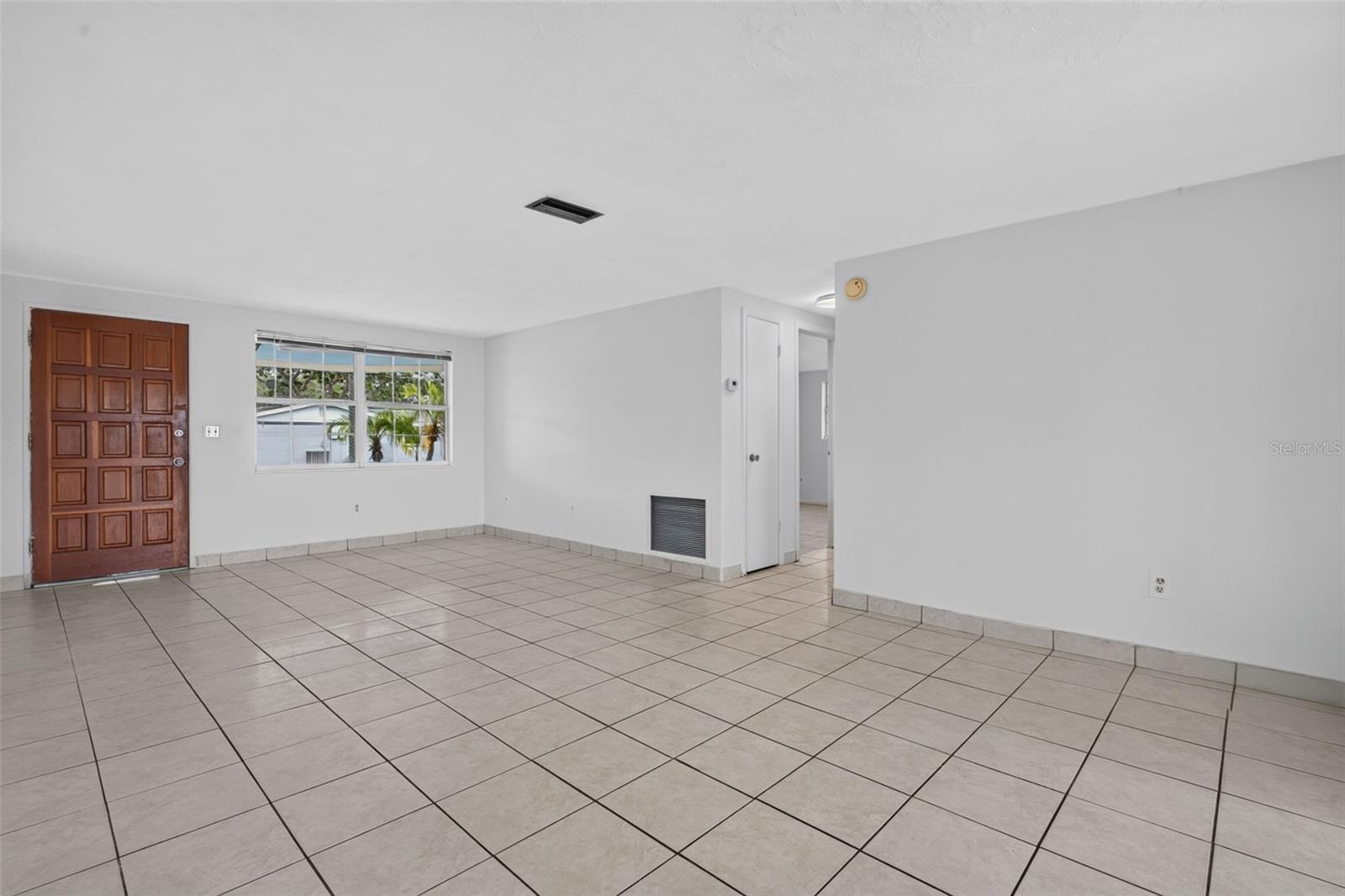 3852 SUNRAY DR — photo 8