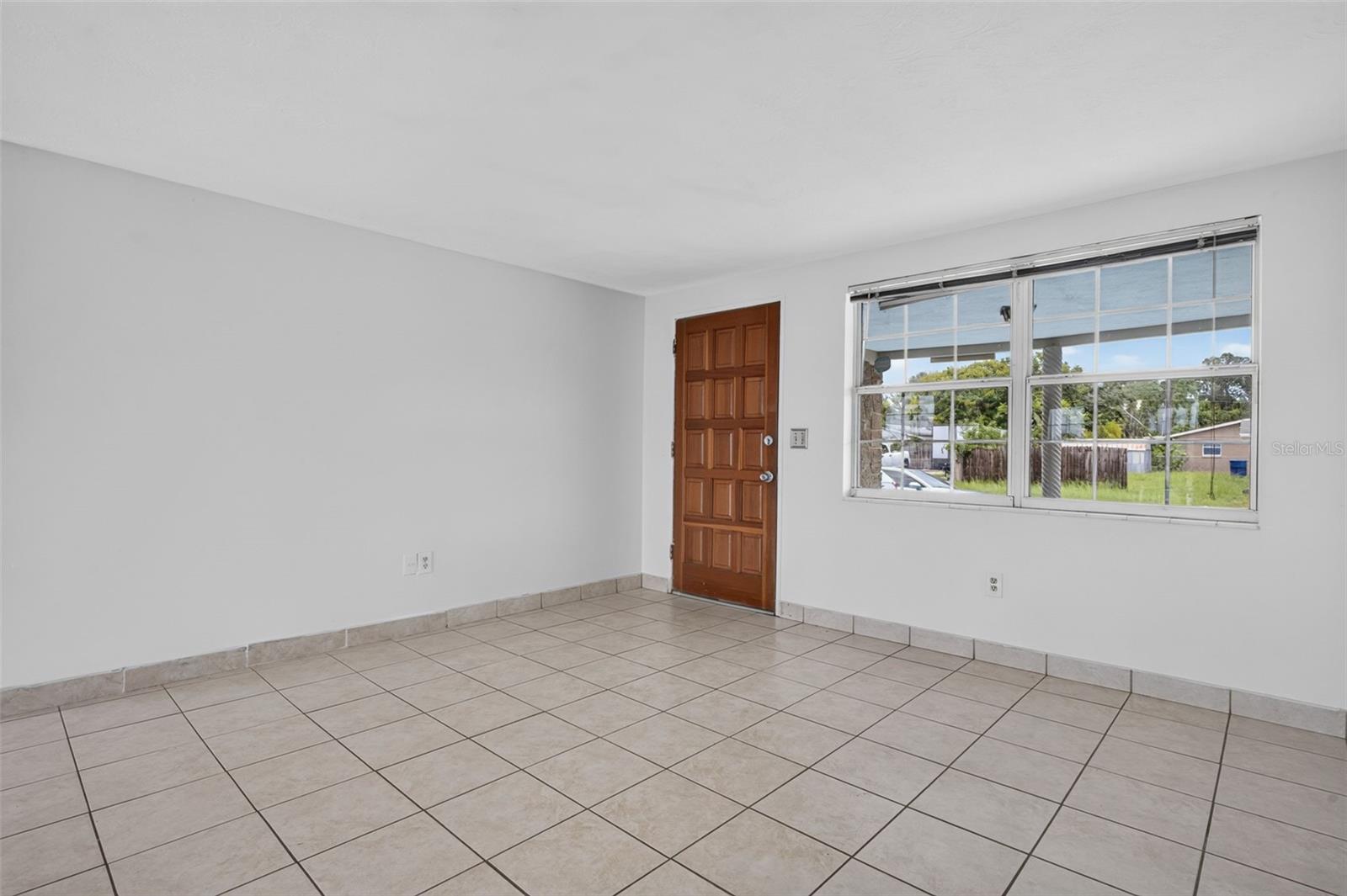 3852 SUNRAY DR — photo 3
