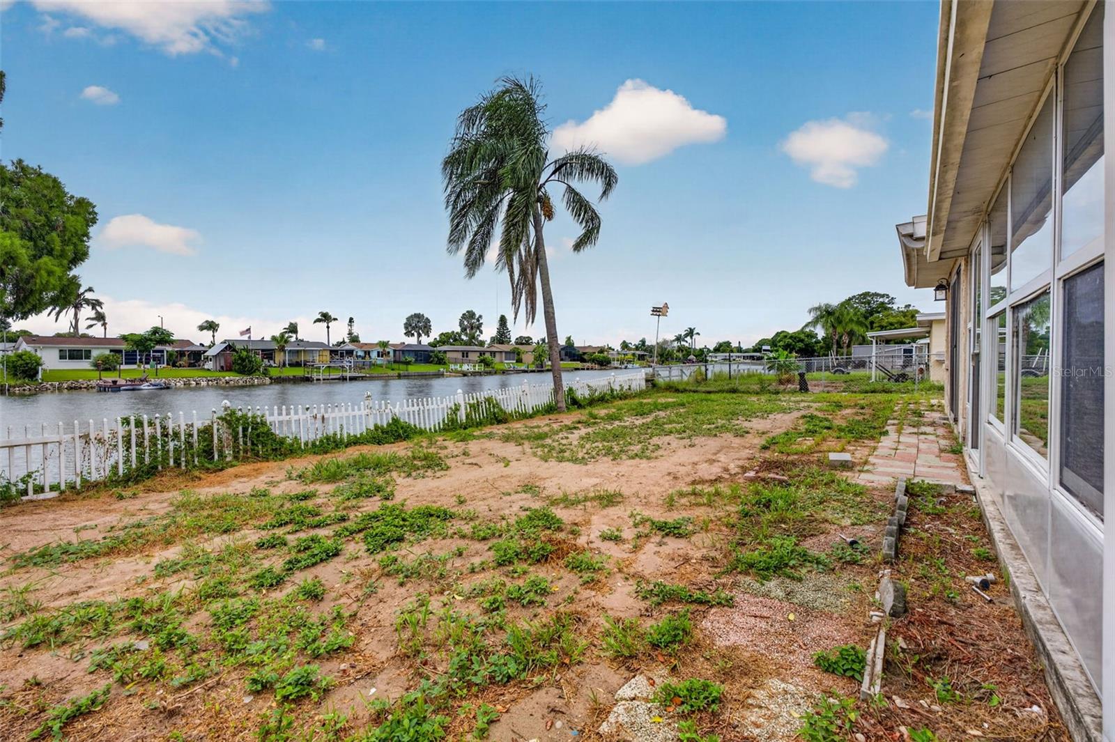 3852 SUNRAY DR — photo 32