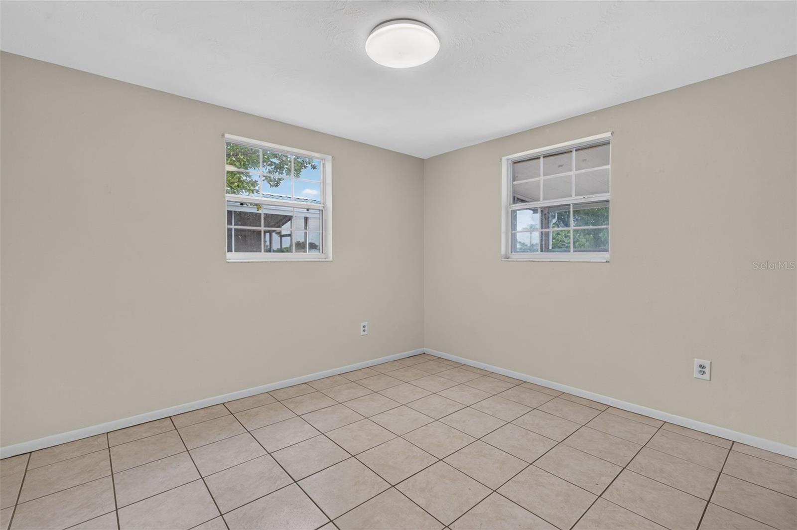 3852 SUNRAY DR — photo 21