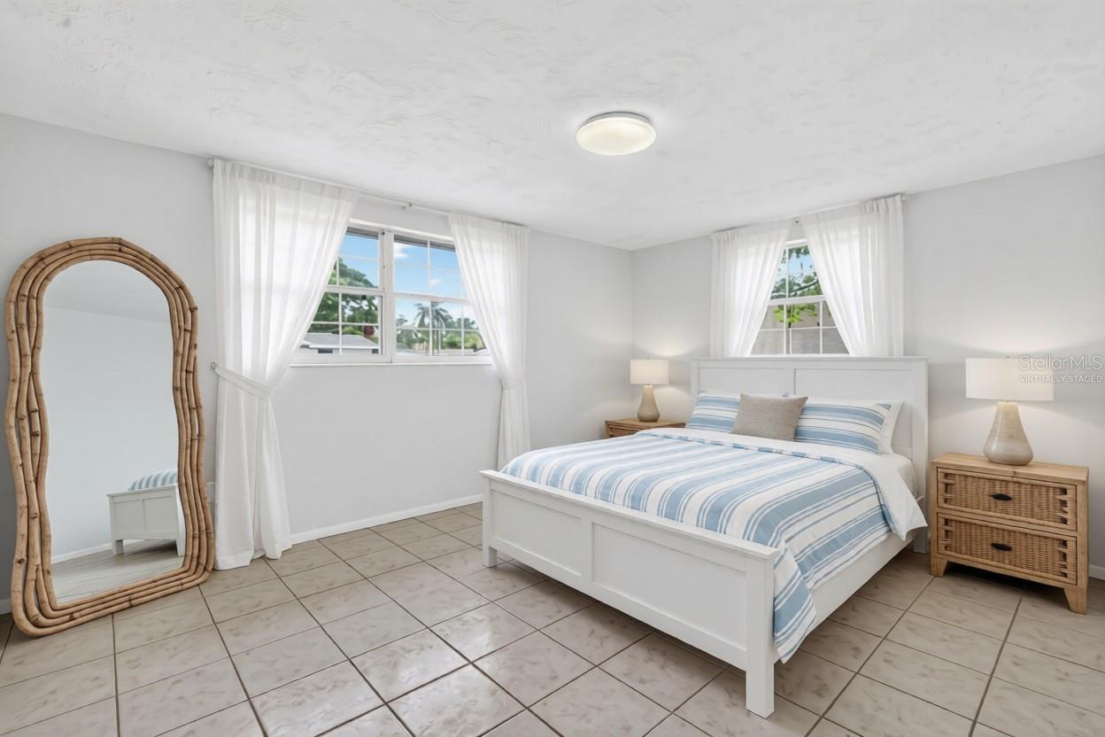 3852 SUNRAY DR — photo 17
