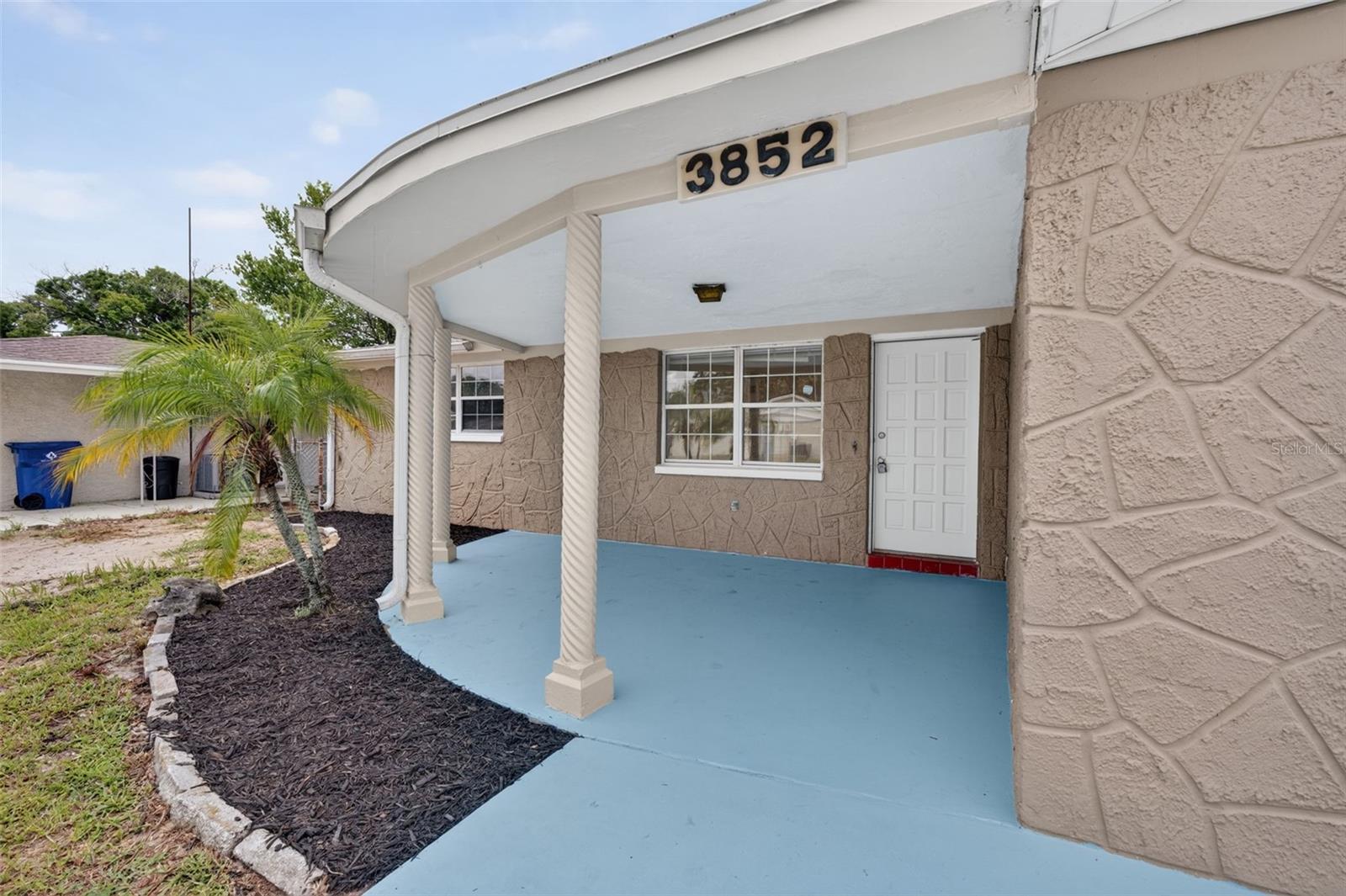 3852 SUNRAY DR — photo 2