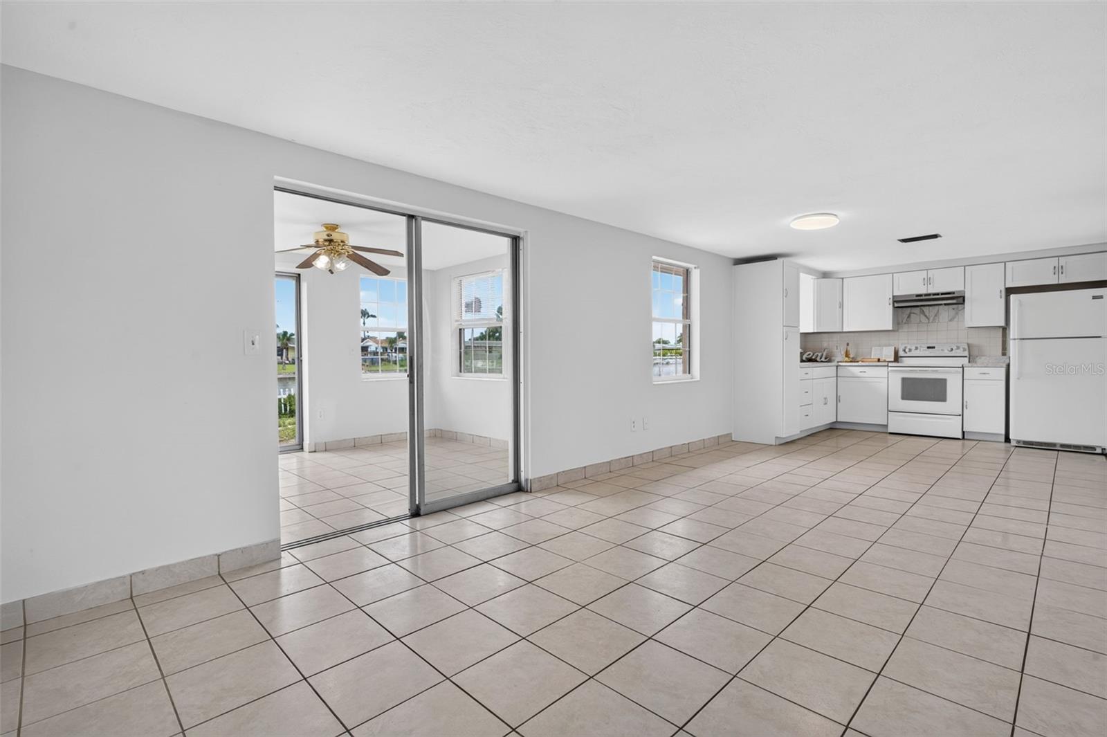 3852 SUNRAY DR — photo 10