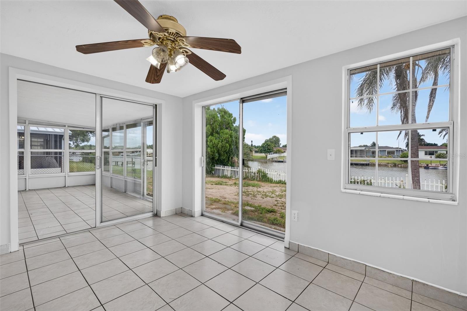 3852 SUNRAY DR — photo 23