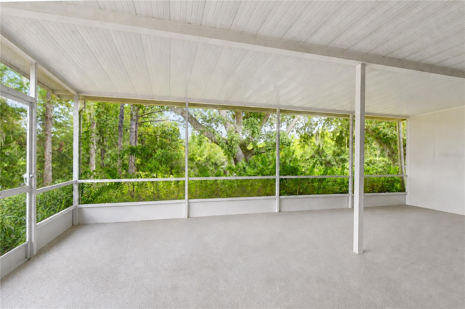 6026 SANDHILL RIDGE DR — photo 17