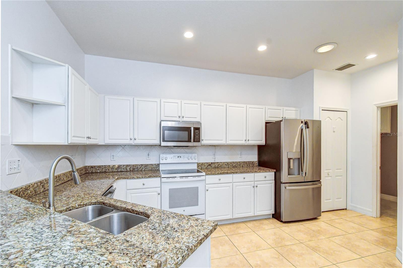 6026 SANDHILL RIDGE DR — photo 5