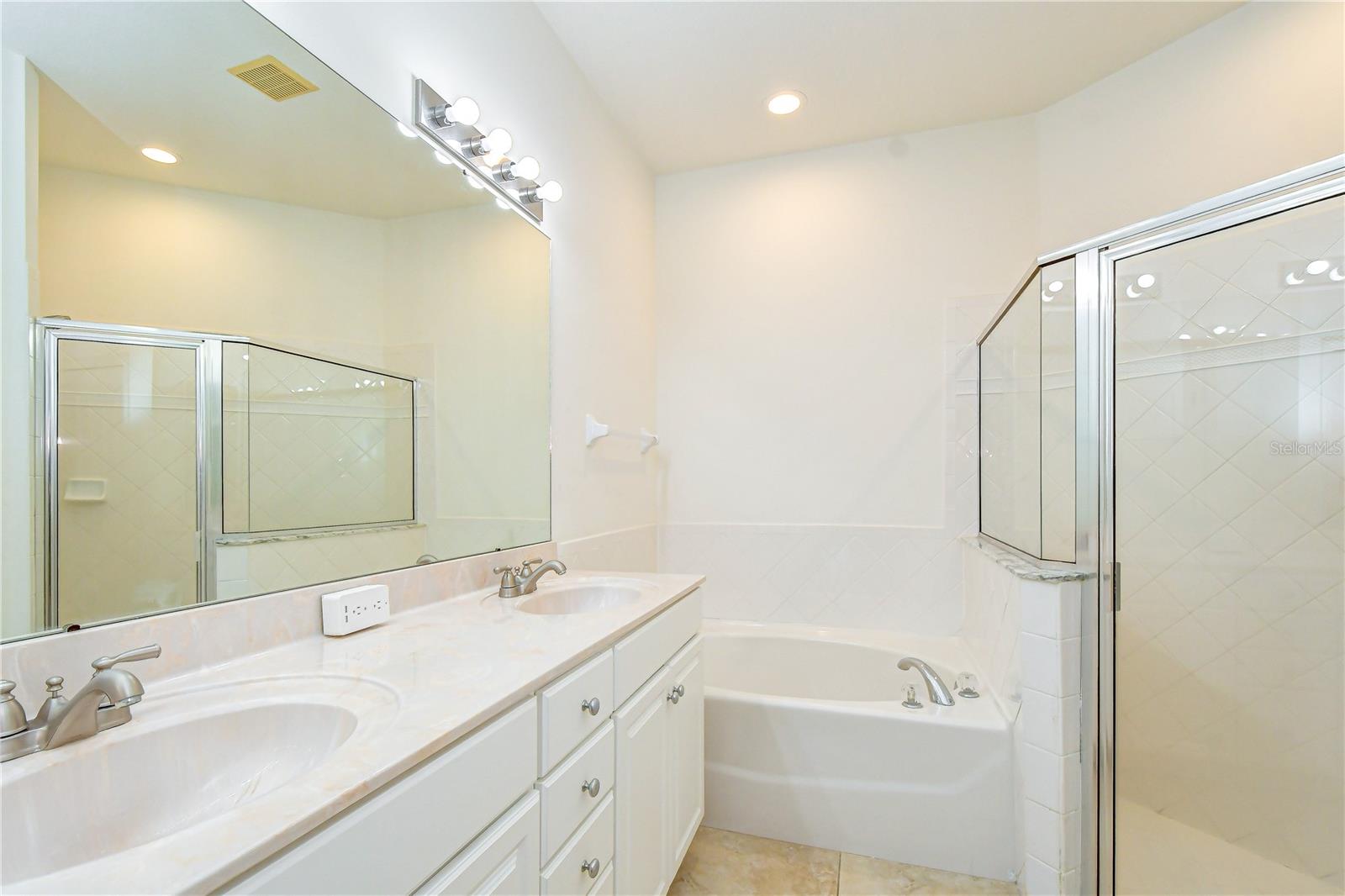 6026 SANDHILL RIDGE DR — photo 20