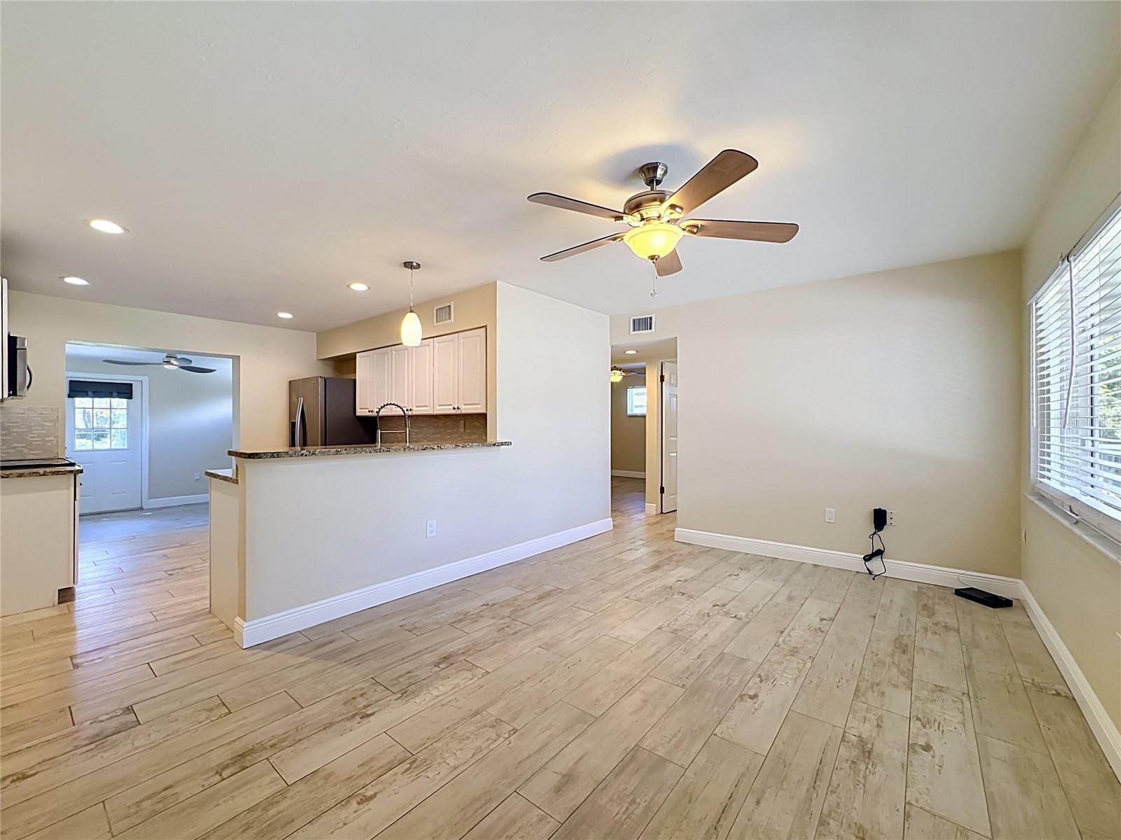 2212 VINSON AVE — photo 14
