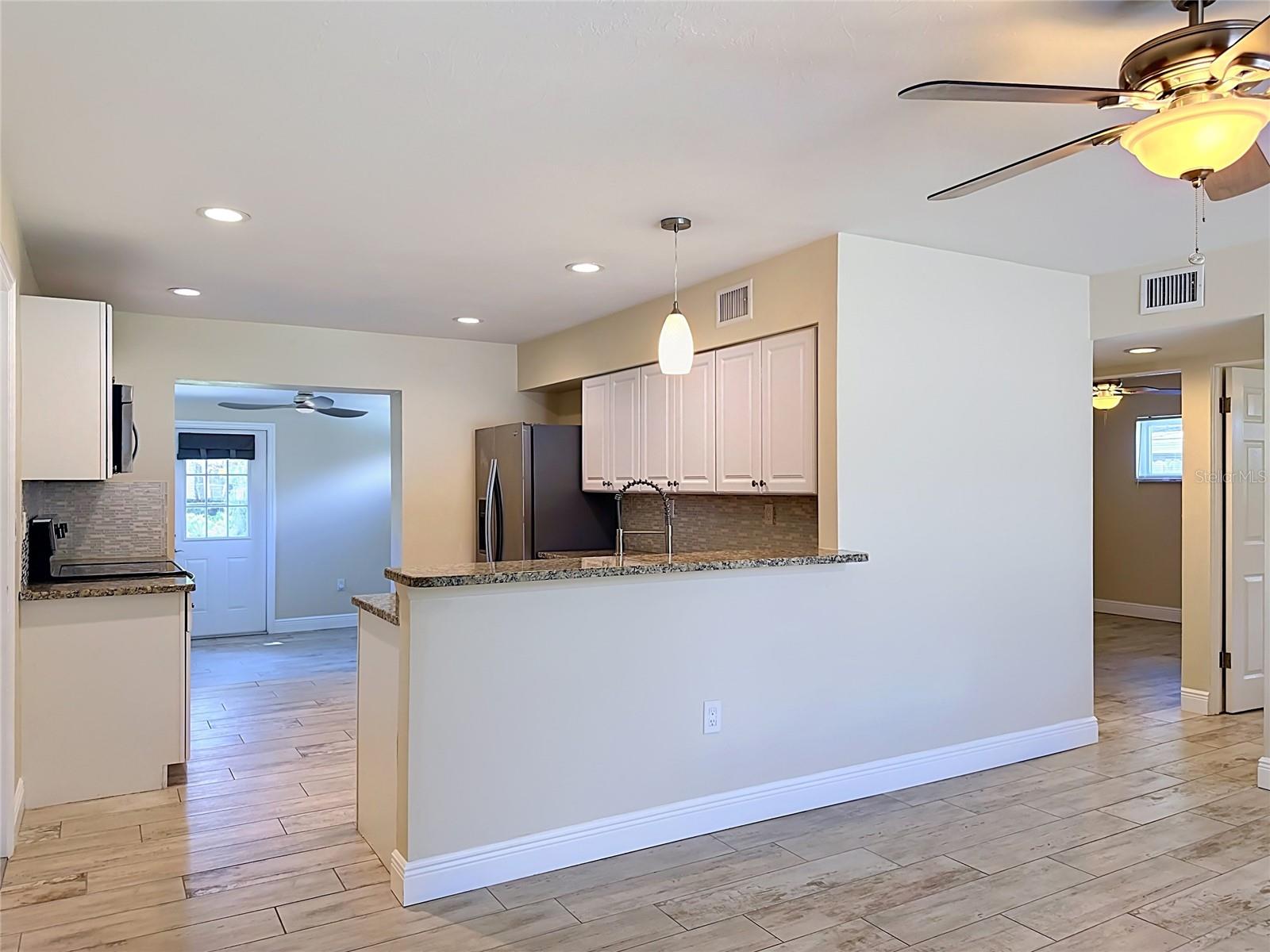 2212 VINSON AVE — photo 13