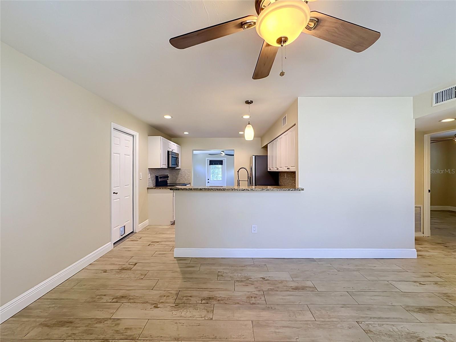 2212 VINSON AVE — photo 15