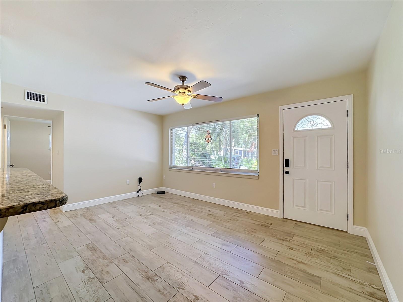 2212 VINSON AVE — photo 12